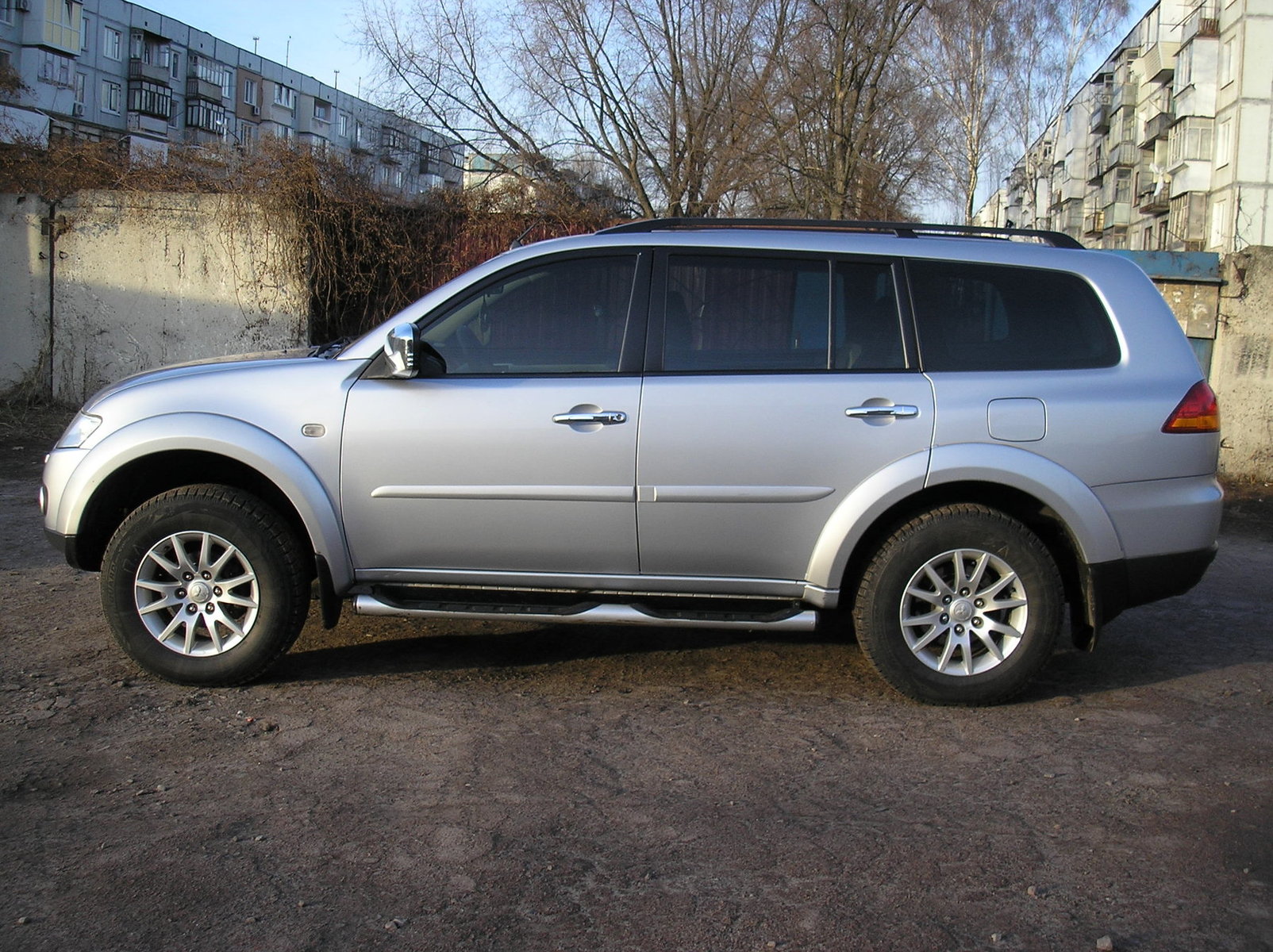 Mitsubishi Pajero Sport 2011